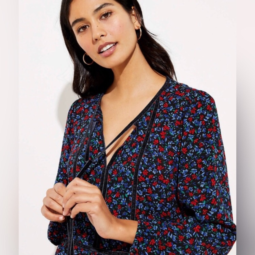 NEW Loft Floral Tie Neck Peplum Hem Blouse - Picture 3 of 9